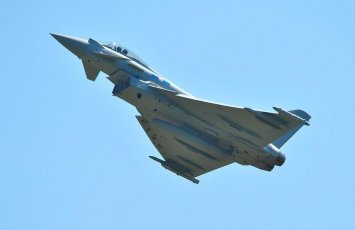 Britaniya qırıcıları Polşa səmasında patrul etməyə başladı...-
