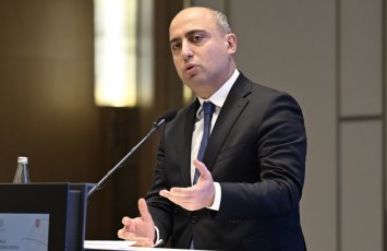 Nazir məktəblərdə pul yığılması hallarına münasibət bildirib