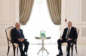 İlham Əliyev Qəbələdə Binəli Yıldırımı qəbul etdi - FOTO