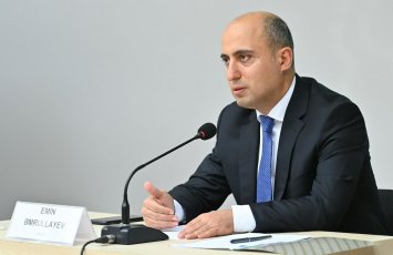 Emin Əmrullayev iki prorektoru işdən çıxardı - FOTO
