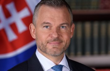 Президент Словакии настаивает, что его страна должна участвовать в 