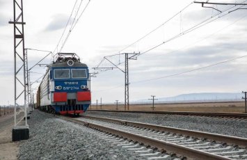 В Товузе поезд сбил выбежавшего на пути человека
