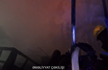 Yaşayış evində yanğın olub, təhlükəli vəziyyətdə qalmış şəxs xilas edilib - VİDEO