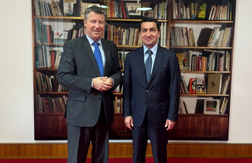 Hikmət Hacıyev Almaniya XİN-in Dövlət katibi ilə görüşüb