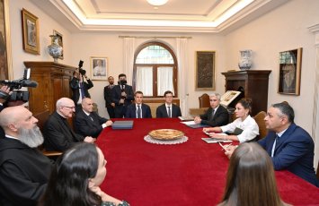 Mehriban Əliyeva Vatikanda Müqəddəs Pavel Bazilikasının baş keşişi ilə görüşüb - FOTO