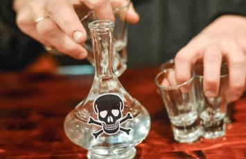 Sensasiya: spirt qadağan edilir - xərçəng riski, hamiləliyə təhlükə...