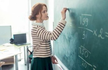 Больше 6 000 учителей получат надбавку к зарплате в размере 35%