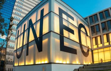 UNEC QS Beynəlxalq Ticarət Reytinqində Qafqazın birincisi oldu! - FOTO