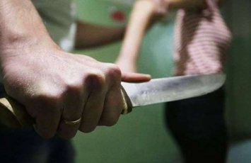 Mingəçevirdə 35 yaşlı qadını əri bıçaqladı