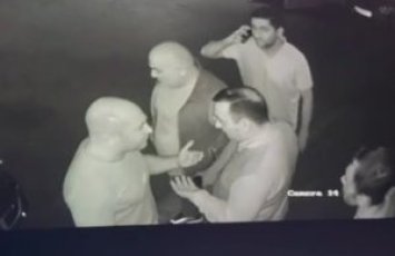 Qonşusunu döyən gömrük polkovnikinin görüntüsü yayıldı - VİDEO