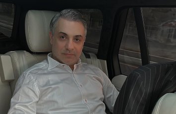 Rüfət Axundovun ona aldığı bahalı hədiyyələr - VİDEO