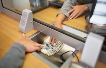 Bakıda pul dəyişənlər CƏRİMƏLƏNDİ