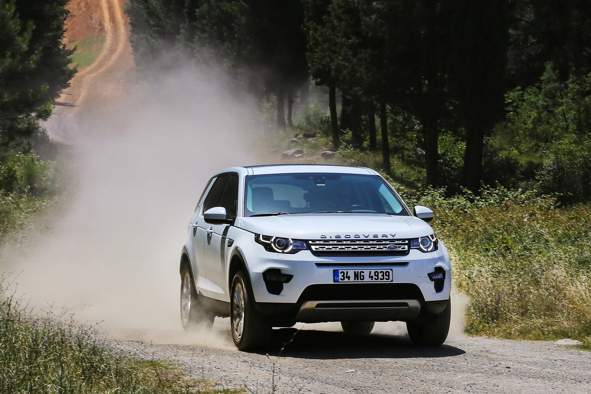 Названы 10 автомобилей, от которых владельцы избавляются через год