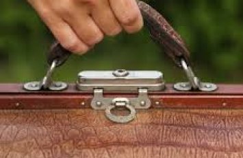 Раскрыта тайна кожаного чемоданчика Трампа