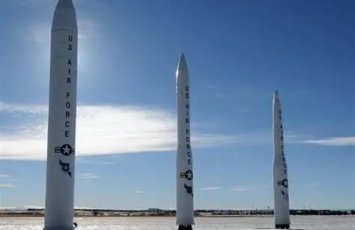 США запускают грозную ракету