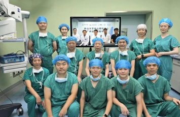 В КНР офтальмологи впервые в мире провели операцию на расстоянии более 4 200 км