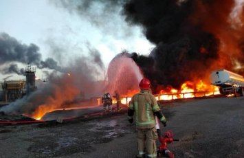 В Иране вспыхнул сильный пожар на НПЗ