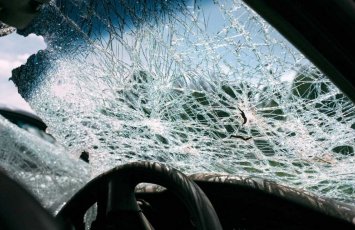 В Баку произошло столкновение автобуса с легковыми автомобилями