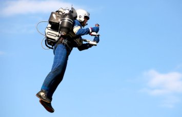 В КНР показали в действии реактивный ранец