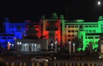 В Пакистане здание офиса премьера подсвечено цветами азербайджанского флага