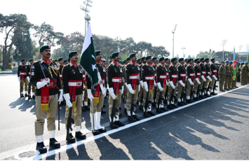 Pakistan hərbçiləri Bakıda paradda keçid edib