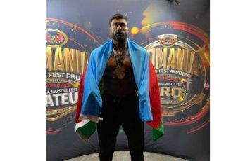 Pərviz Qasımov Dünya çempionu oldu, Azərbaycan bayrağını yüksəltdi - FOTO