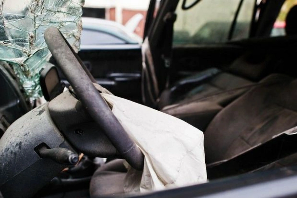 В Джалилабадском районе перевернулся автомобиль KIA: есть пострадавшие