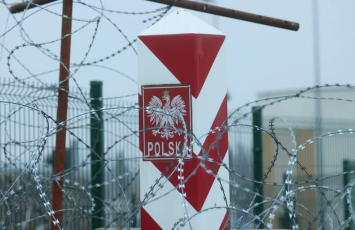 Polşa Belarusla sərhəddə ikinci hasarın inşasına başlayıb