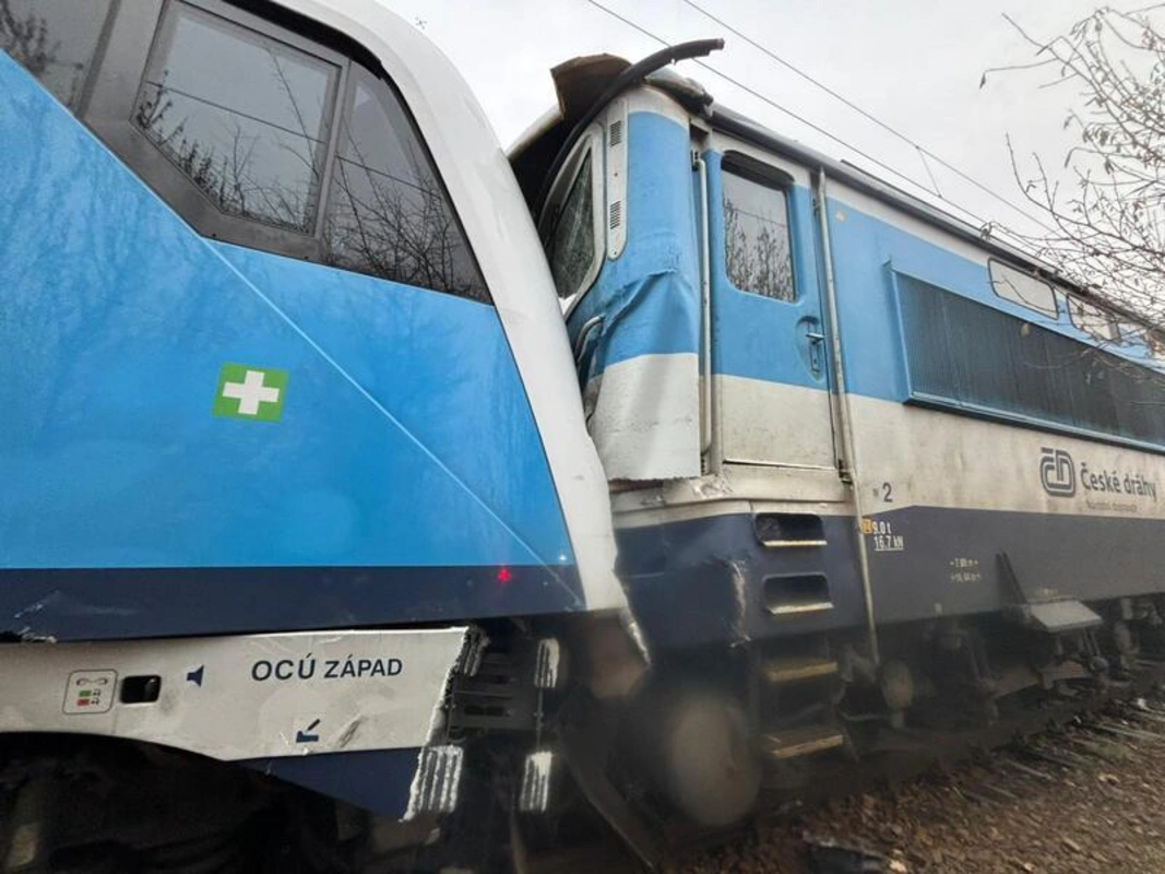 СМИ: Столкновение поездов в Чехии произошло по вине одного из машинистов-ОБНОВЛЕНО-ФОТО-ВИДЕО