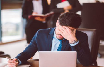 Eyni anda iki işdə çalışmaq qanunla mümkündür? - Açıqlama