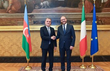 Джейхун Байрамов обсудил стратегическое партнерство с председателем Палаты парламента Италии - ОБНОВЛЕНО