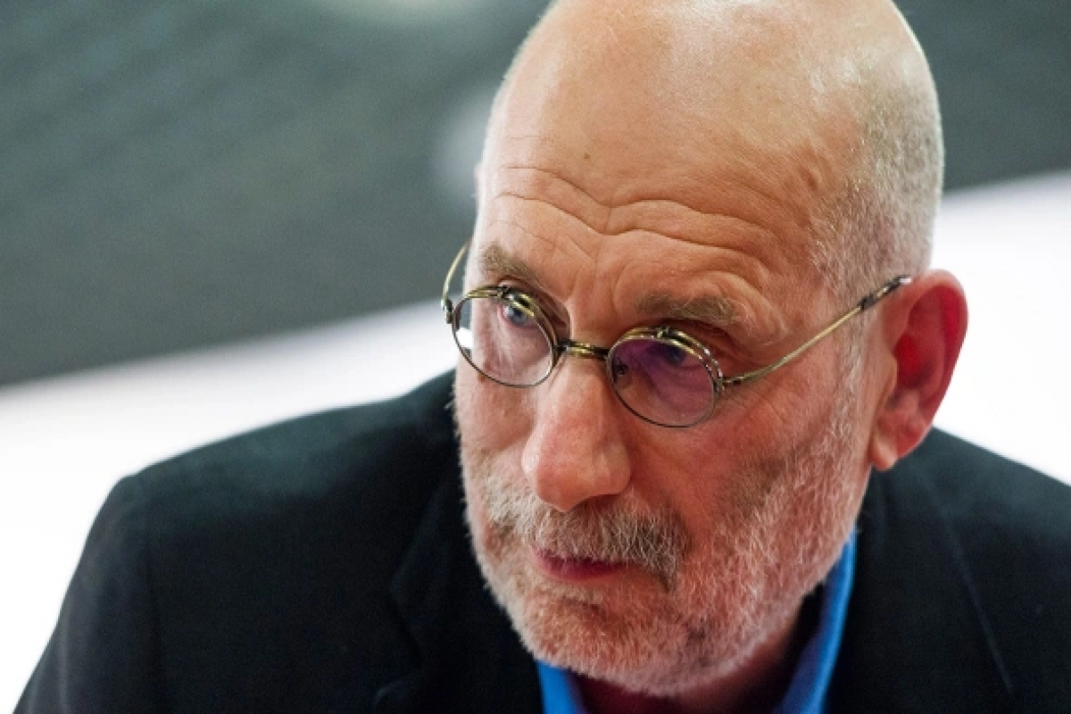 Rusiyada yazıçı Boris Akuninə 15 il qiyabi həbs cəzası verilib