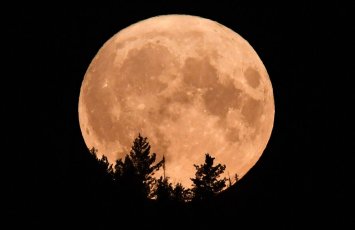 В небе над Азербайджаном этой ночью можно будет наблюдать суперлуние