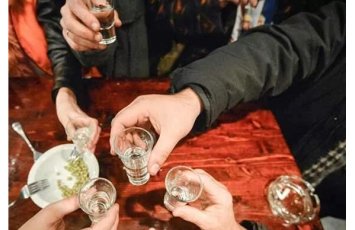 Sabunçuda yeyib-içən tanışlardan biri o birini bıçaqladı – TƏFƏRRÜAT