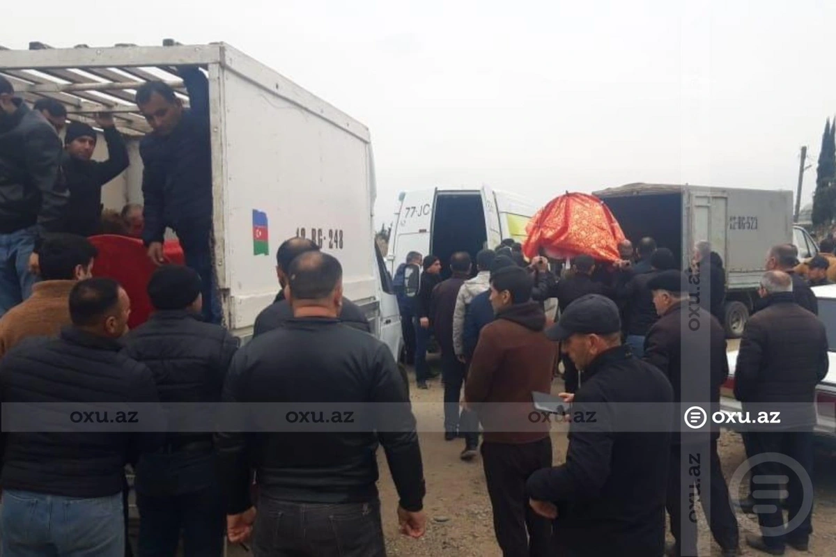 В Билясуварском районе похоронили жертв ночного ДТП-ФОТО