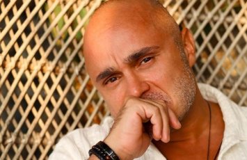 Xalq artisti dəbdəbəli evini nümayiş etdirdi - VİDEO