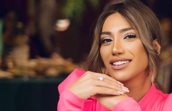 Röya qardaşına bahalı maşın aldı