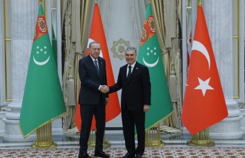 Ərdoğan Aşqabadda Qurbanqulu Berdiməhəmmədovla görüşüb