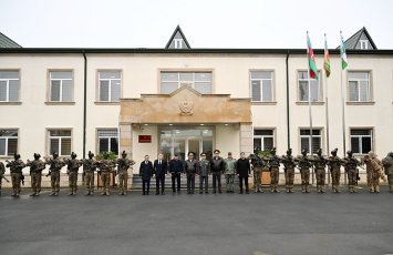 Закир Гасанов показал делегации Узбекистана азербайджанское оружие-ВИДЕО