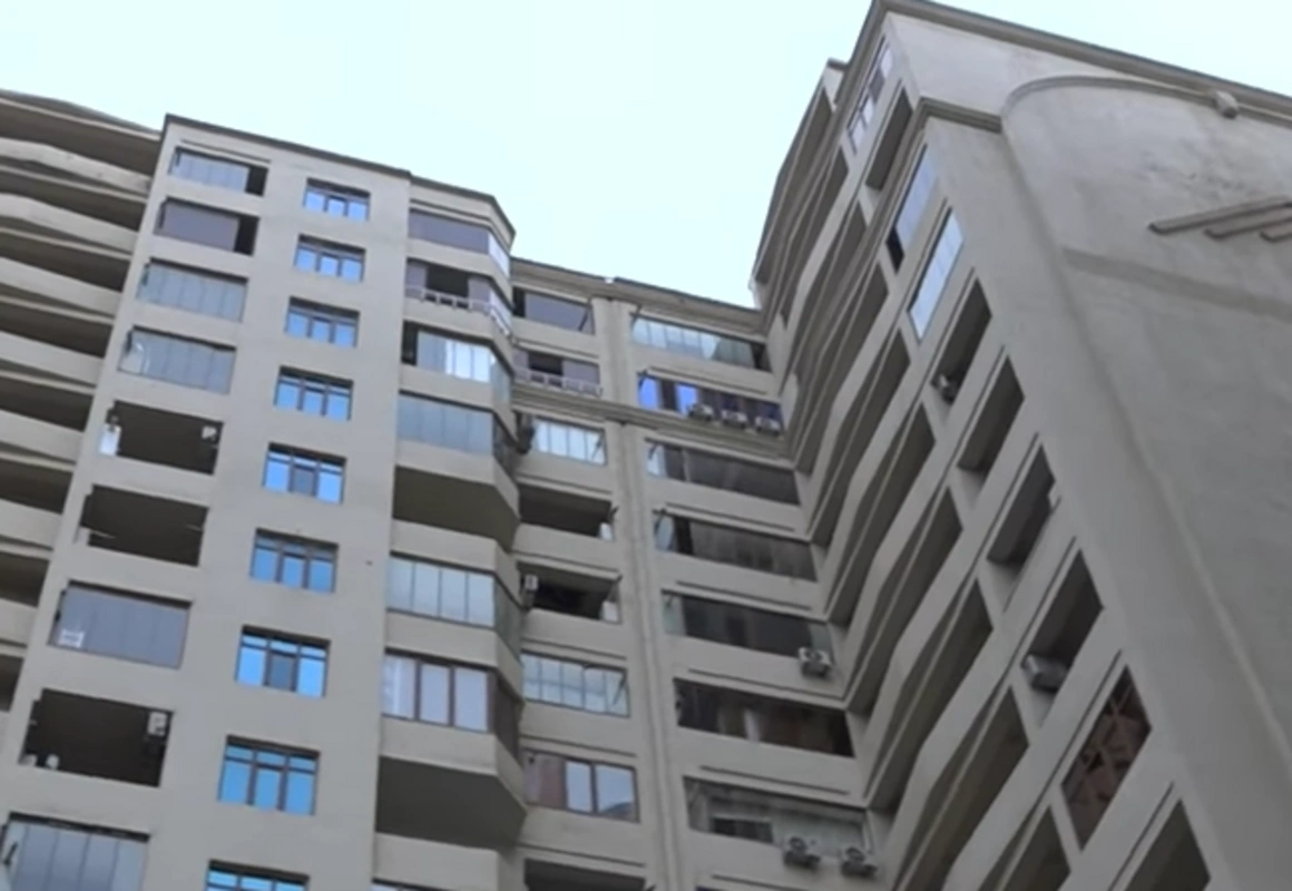 Жители Низаминского района обвиняют застройщика в двойных продажах