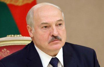 Lukaşenko Tramp və Melaniyaya ikon hədiyyə etdi