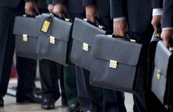 İcra başçılarını “ipdən alan” qərar