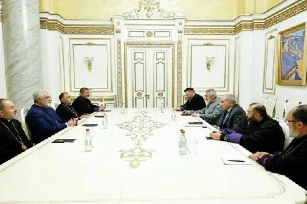 Keşişlər sabah II Qareginin istefası tələbi ilə Eçmiədzində aksiya keçirəcək