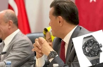 Deputat iclasa 214 min dollarlıq saatla gəldi - FOTO
