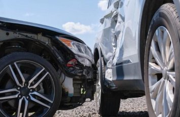 Bakıxanovda zəncirvarı qəza - 4 avtomobil toqquşdu