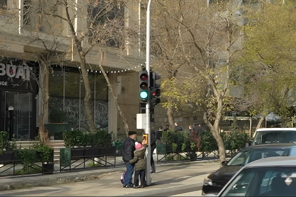 Paytaxtda iki rayonda yeni işıqforlar istifadəyə verilib