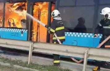 Sarayda avtobus yandı