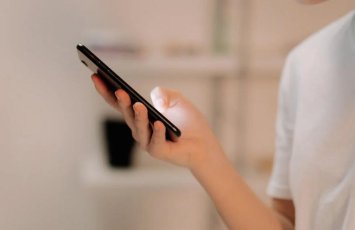 Sosial şəbəkələrdə 