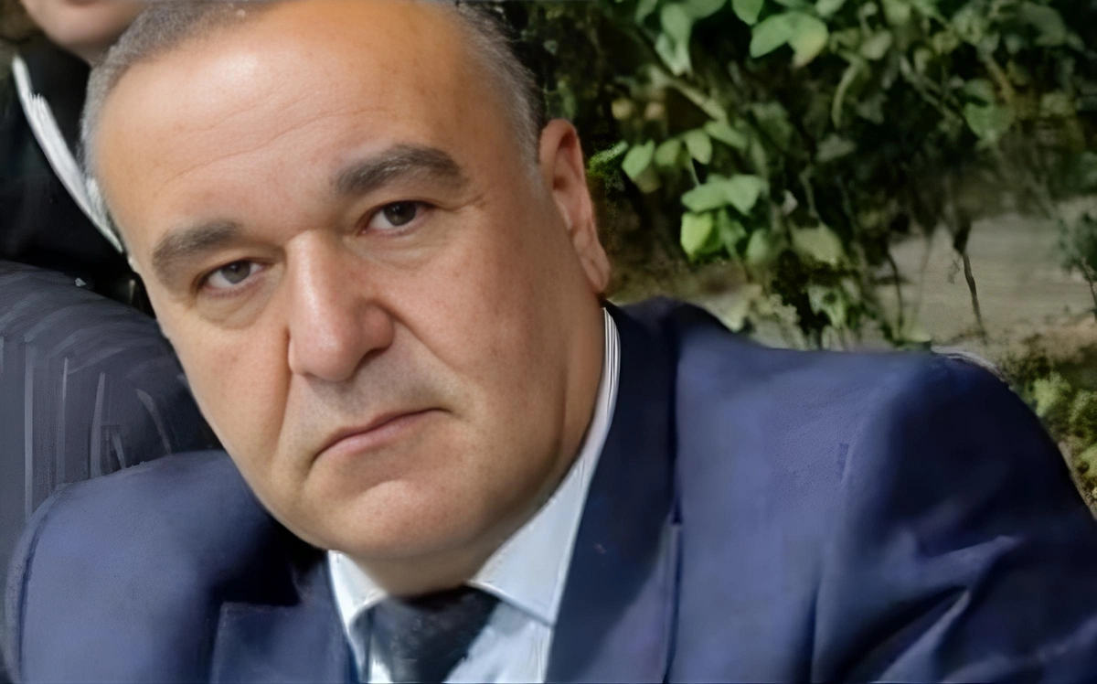 Müğənni qardaşını öldürən şəxs hakim qarşısına çıxarılıb