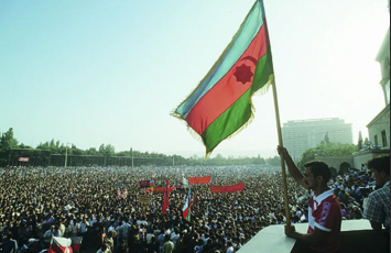 Rayonların 1-ci katiblərinin Meydan üçün yığdıqları pullar da Nemətin adamına çatdırılırdı…